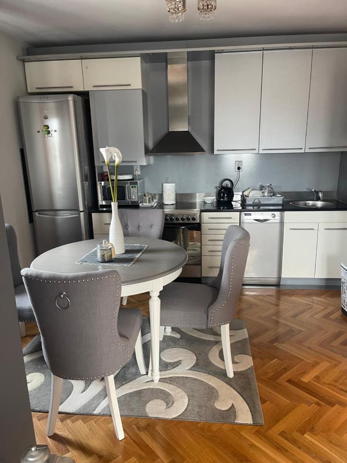 Lea-Lux Apartment Čačak Buitenkant foto