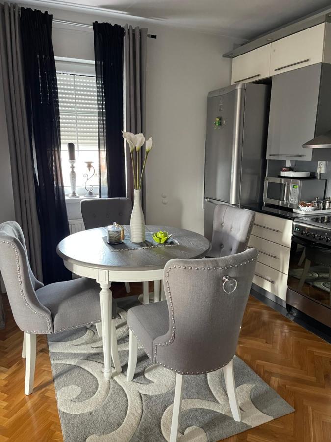Lea-Lux Apartment Čačak Buitenkant foto