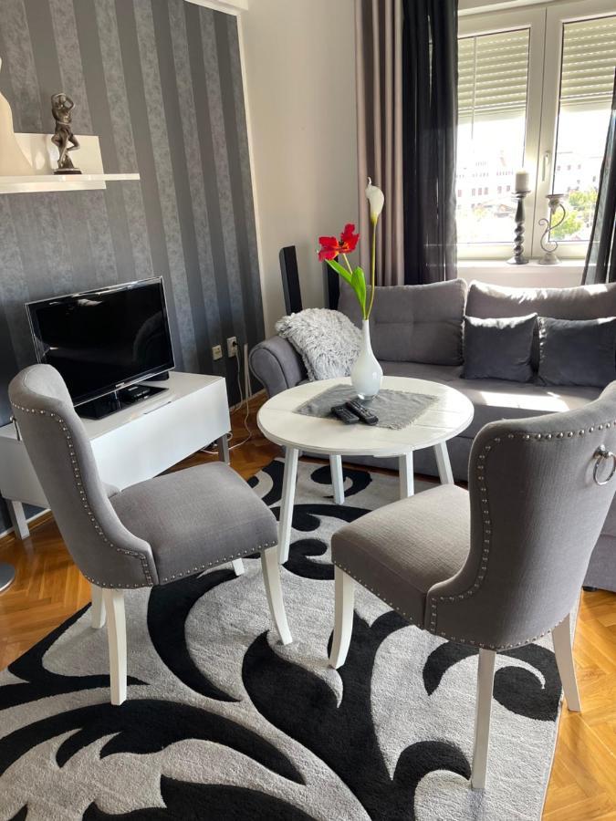 Lea-Lux Apartment Čačak Buitenkant foto